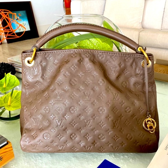 Louis Vuitton Handbags - 🎉2XHP🎉 AUTH LV ARTSY MM MONOGRAM EMPREINTE OMBRE